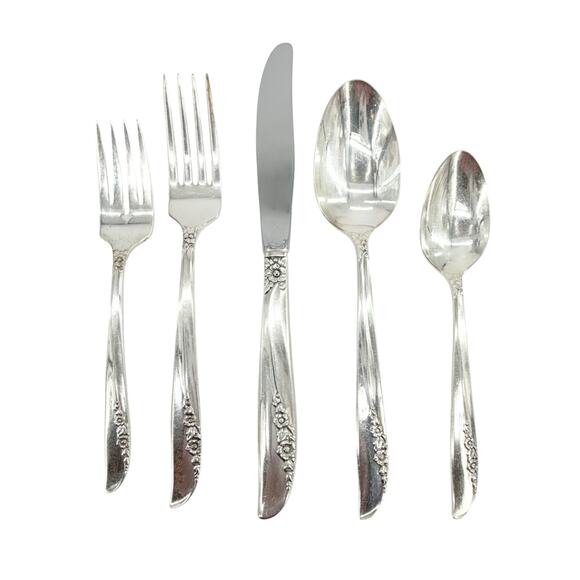 ONEIDA LTD. 1881 ROGERS Lilac Time Pattern Silverplate Flatware 73 Piece Set - Picture 2 of 16